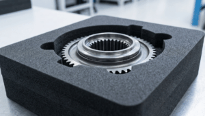 Engranaje encajado en espuma para su protección